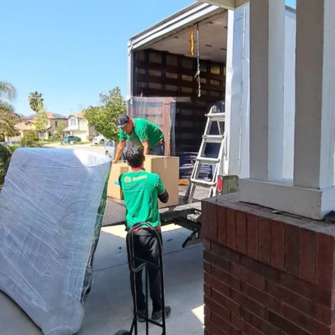Saving Moving Co. job photo 29