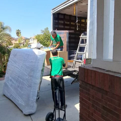 Saving Moving Co. job photo 28