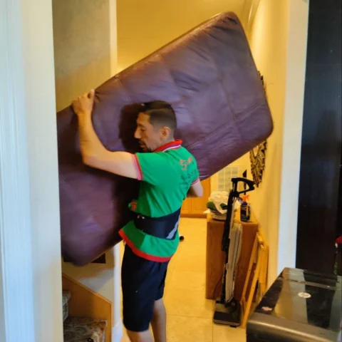 Saving Moving Co. job photo 40