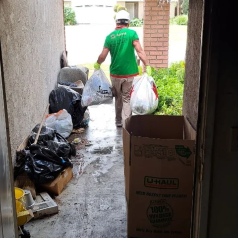 Saving Moving Co. job photo 48