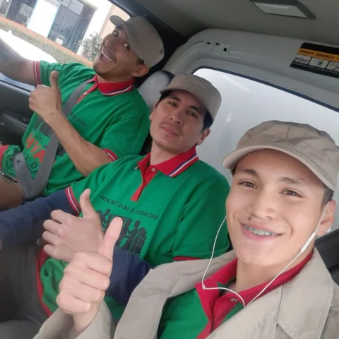 Saving Moving Co. job photo 11